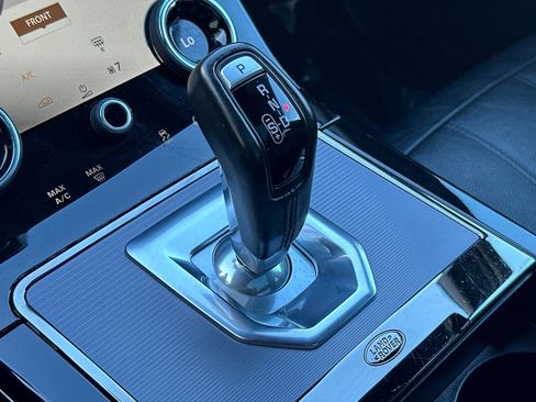 Used 2022 Land Rover Range Rover Evoque R-Dynamic S image 17