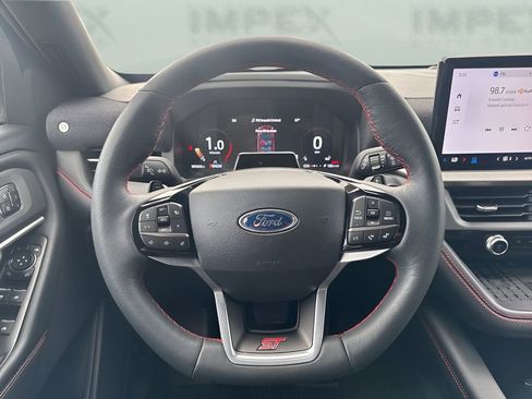 Used 2025 Ford Explorer ST image 15