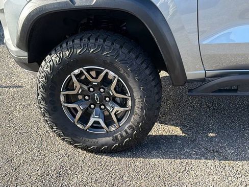 Certified 2024 Chevrolet Colorado ZR2 w/ ZR2 Convenience Package III image 9