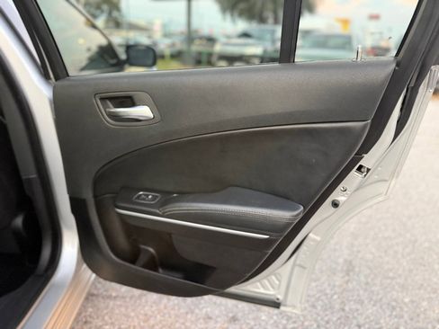 Used 2020 Dodge Charger SXT w/ Leather Interior Group image 18