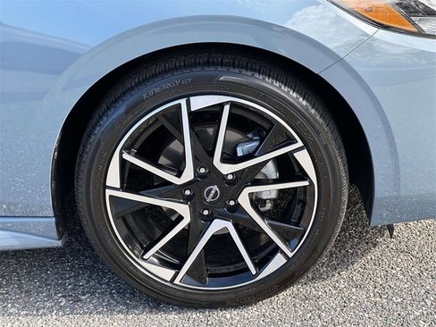 Certified 2025 Nissan Sentra SR w/ SR Premium Package image 11