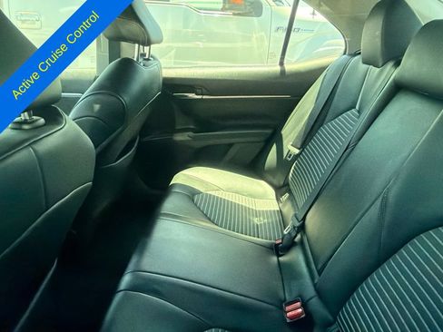Used 2021 Toyota Camry SE FWD image 7
