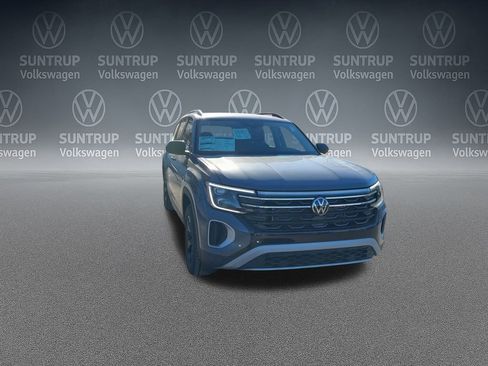 New 2025 Volkswagen Atlas Peak Edition SE image 28