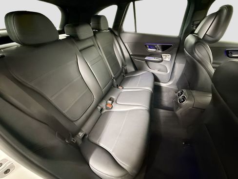 Used 2024 Mercedes-Benz GLC 300 4MATIC image 27