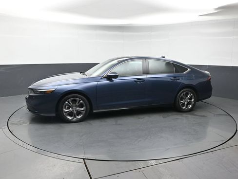 Used 2023 Honda Accord EX-L image 2