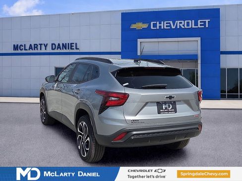 New 2026 Chevrolet Trax RS w/ Driver Confidence Package FWD image 4