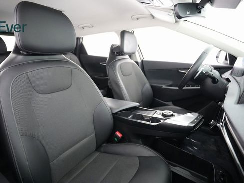 Used 2024 Kia EV6 Light image 8