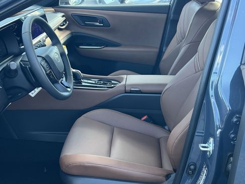 New 2025 Toyota Crown Signia image 7