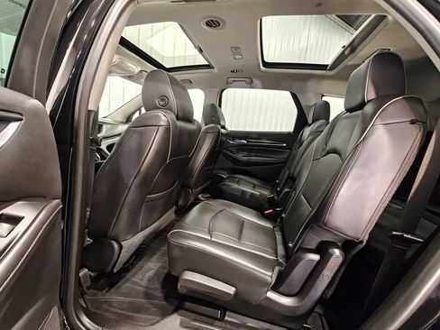 Used 2019 Buick Enclave Avenir w/ Avenir Technology Package AWD/4WD image 31
