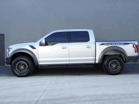 Used 2019 Ford F150 Raptor w/ Equipment Group 802A Luxury image 4