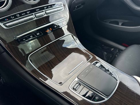 Used 2022 Mercedes-Benz GLC 300 image 23