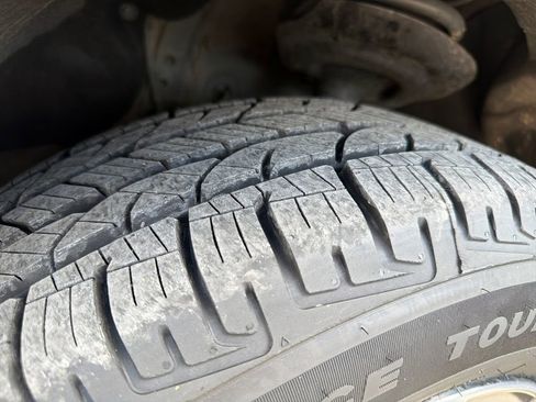 Used 2020 Toyota Highlander XLE image 41