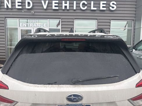 Used 2024 Subaru Forester Premium image 5