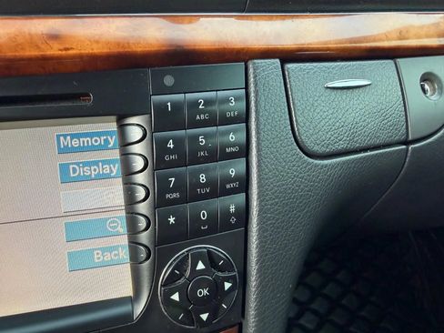 Used 2005 Mercedes-Benz E 500 4MATIC Sedan image 21