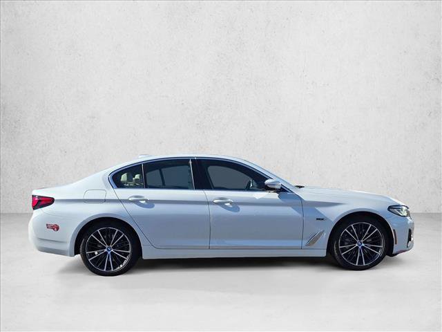 Used 2023 BMW 530e w/ Premium Package RWD image 4