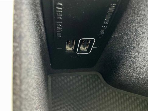 Used 2022 Volvo XC90 T8 Inscription image 37