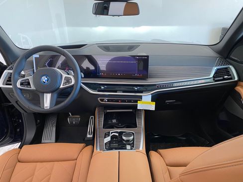 New 2026 BMW X5 xDrive50e w/ M Sport Package AWD/4WD image 16