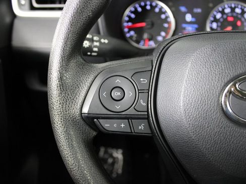Used 2022 Toyota RAV4 LE FWD image 23