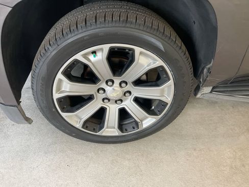 Used 2018 Chevrolet Tahoe LT image 10