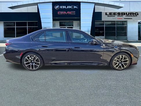 Used 2024 BMW 740i xDrive image 8