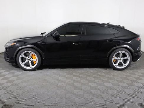 Used 2022 Lamborghini Urus image 21