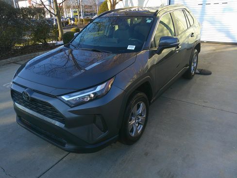 Used 2022 Toyota RAV4 XLE image 5