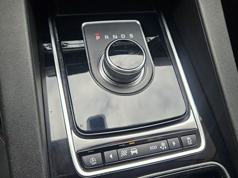 Used 2018 Jaguar F-PACE Prestige image 15