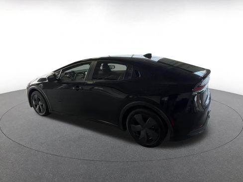 Used 2025 Toyota Prius LE image 10