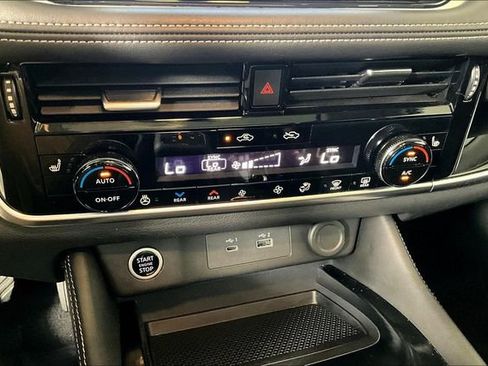 Used 2023 Nissan Rogue SL w/ SL Premium Package image 33