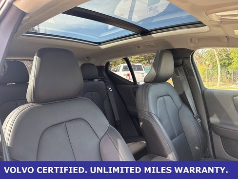 Certified 2025 Volvo XC40 B5 Core image 11
