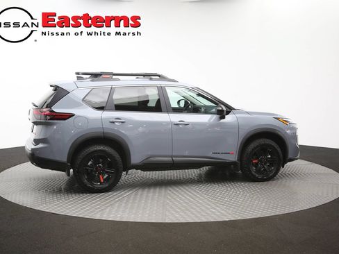 Used 2026 Nissan Rogue SV AWD/4WD image 39
