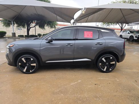 Certified 2025 Nissan Kicks SR FWD image 6