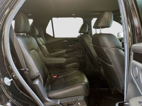 Used 2025 Honda Pilot TrailSport image 29