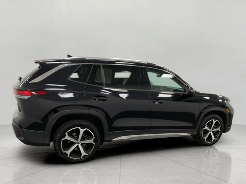 Used 2026 Volkswagen Tiguan SE AWD/4WD image 3