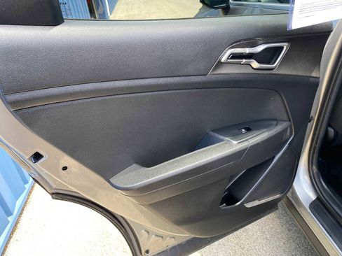 Used 2023 Kia Sportage LX image 33