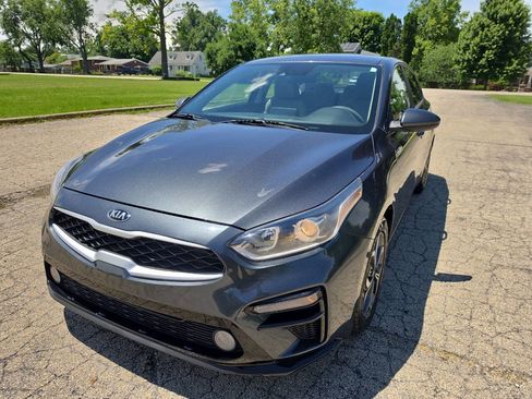 Used 2019 Kia Forte LXS FWD image 1