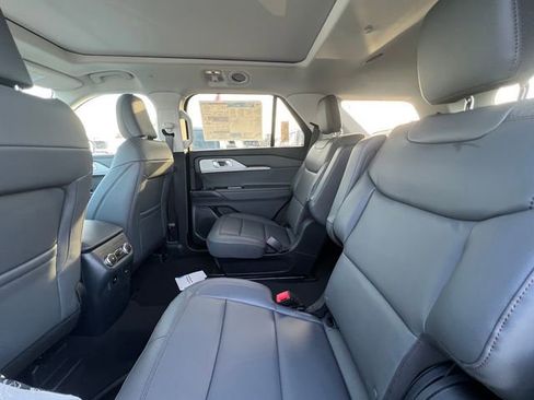New 2026 Ford Explorer Active w/ Active Comfort Package image 13