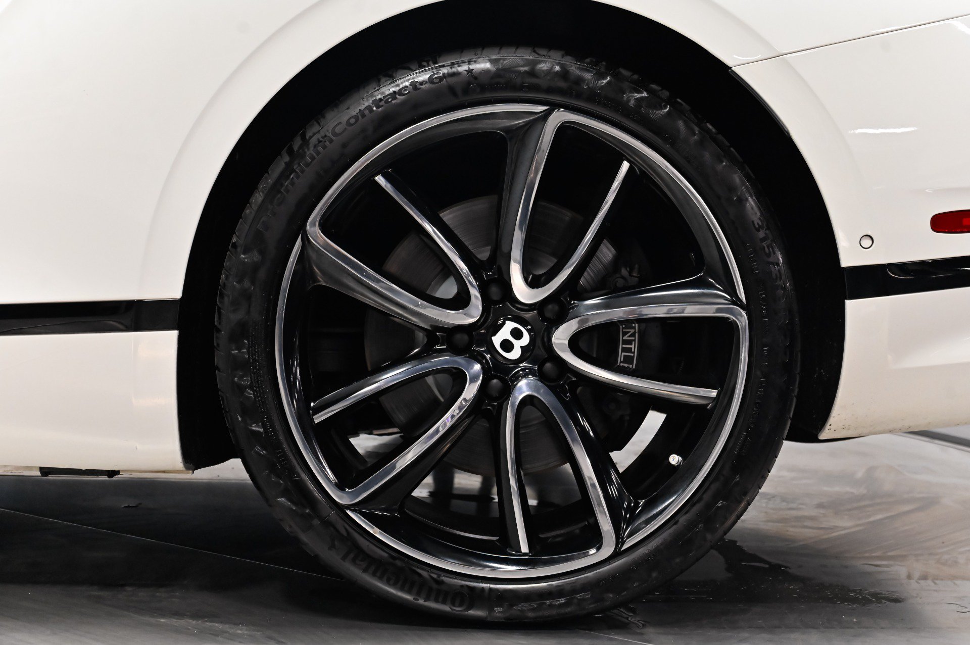 Used 2020 Bentley Continental GT AWD/4WD image 16