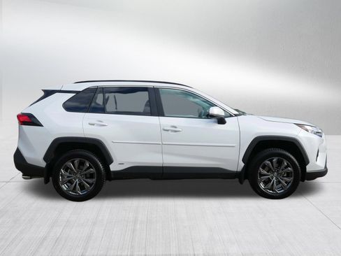 Used 2023 Toyota RAV4 XLE Premium AWD/4WD image 8