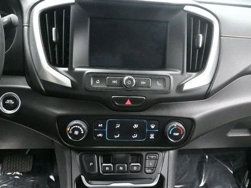 Used 2020 GMC Terrain SLE AWD/4WD image 15