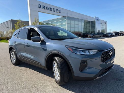 Used 2023 Ford Escape Active w/ Tech Pack #2 image 1