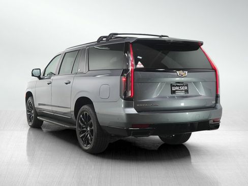 Used 2021 Cadillac Escalade ESV Sport Platinum image 3