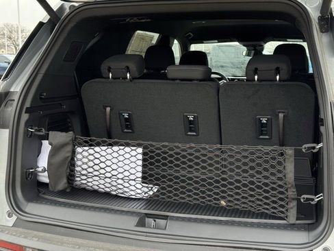 New 2025 Chevrolet Traverse LT w/ Enhanced Driving Package FWD image 26