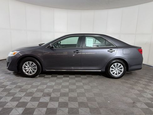 Used 2014 Toyota Camry LE FWD image 2