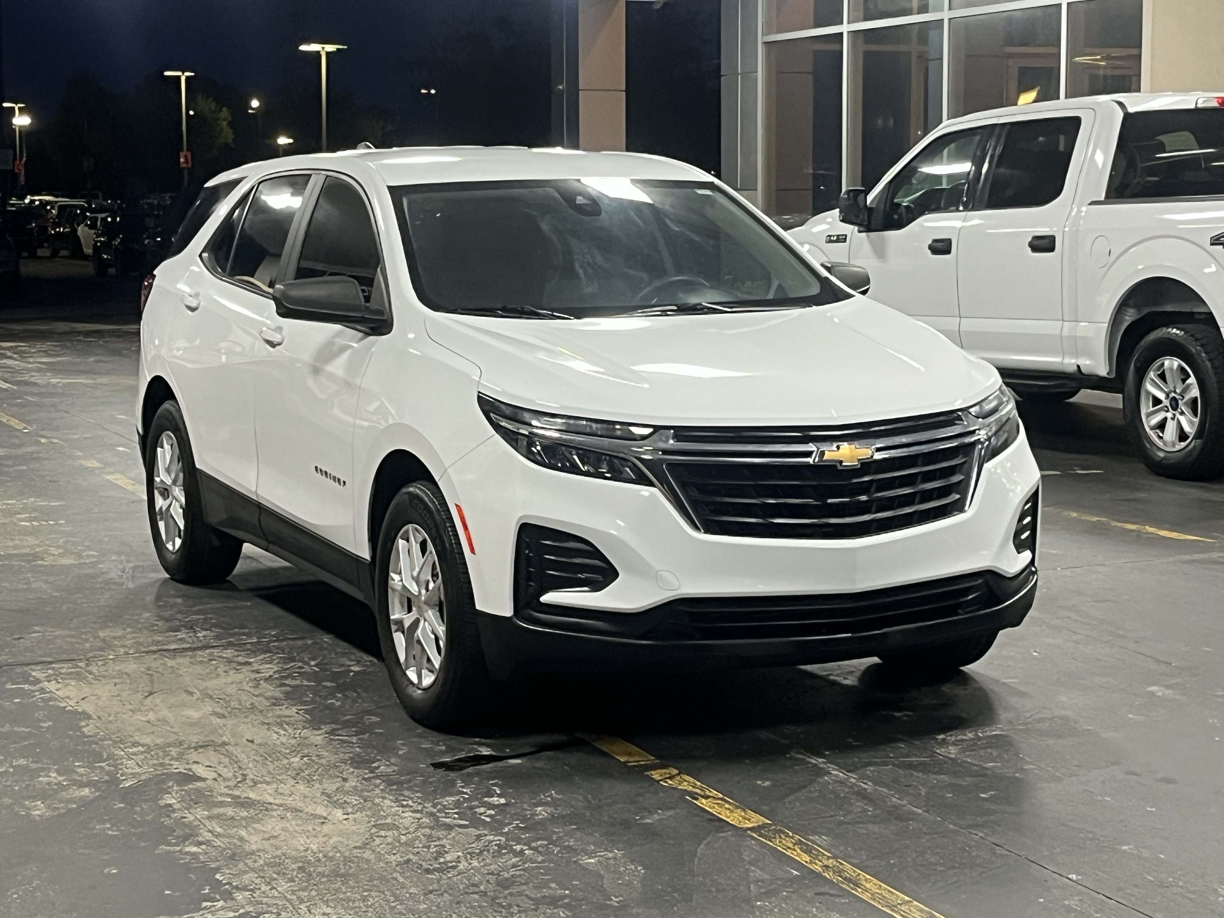 Used 2022 Chevrolet Equinox LS AWD/4WD image 5