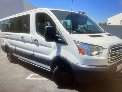 Used 2019 Ford Transit 350 XLT RWD image 3