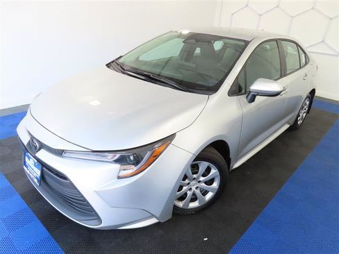 Used 2026 Toyota Corolla LE FWD image 4