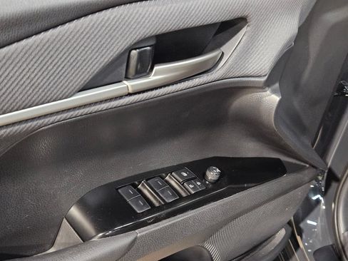 Used 2025 Toyota Camry SE FWD image 21