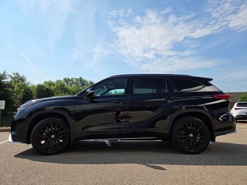 Used 2023 Toyota Highlander XSE AWD/4WD image 25