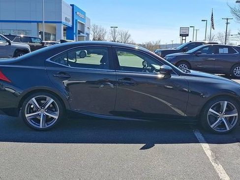 Used 2018 Lexus IS 300 AWD w/ Comfort Package image 9